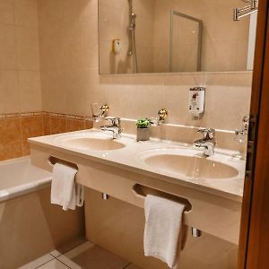 Großes Doppelzimmer